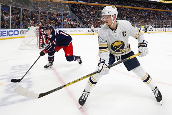 英超VAR再引争议：热刺进球被误判，裁判公司道歉